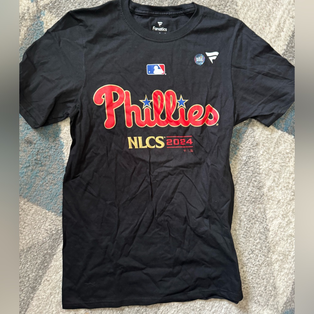 3/$10 NWOT Phillies NLCS 2024 Fanatics shirt
